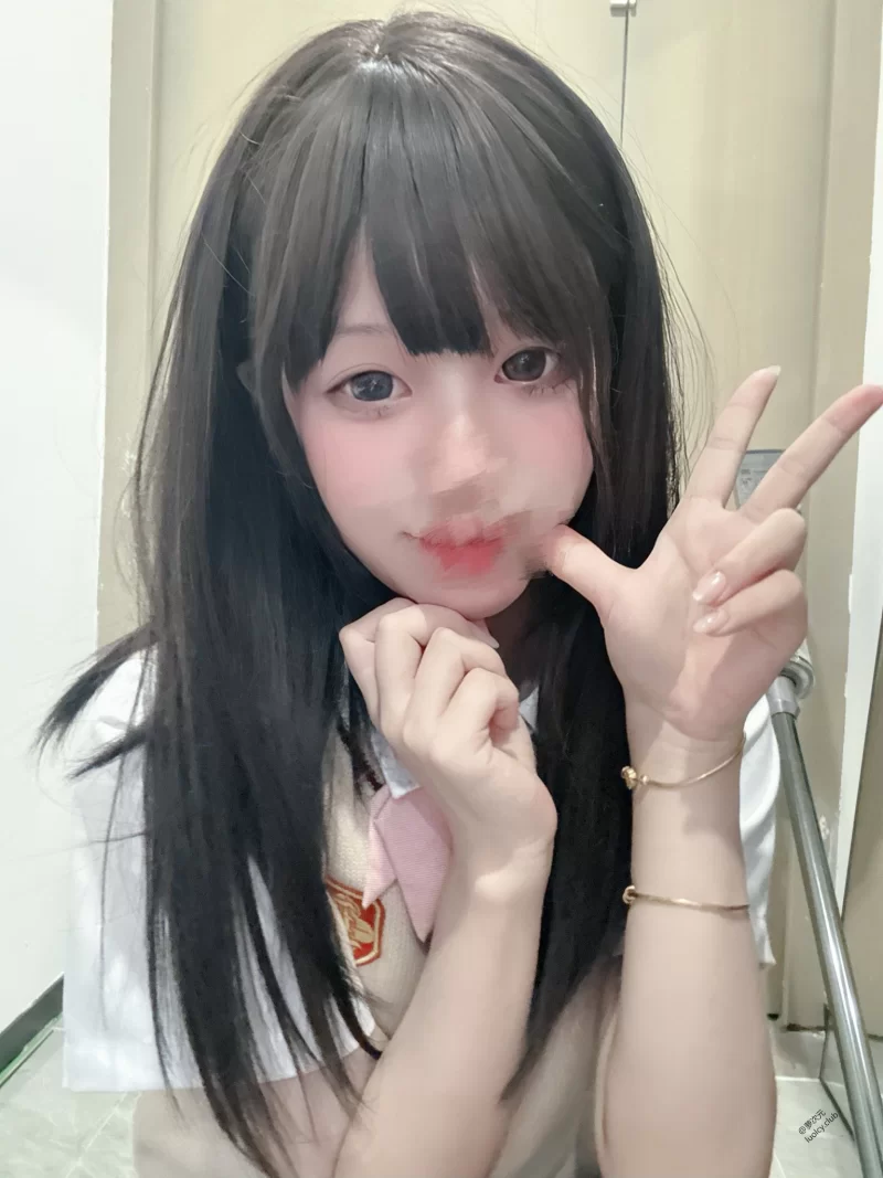 福利姬 [香蕉不呐呐 799m](姬小兔最新) –顶级双马尾白虎萝莉【3v233p+755M】