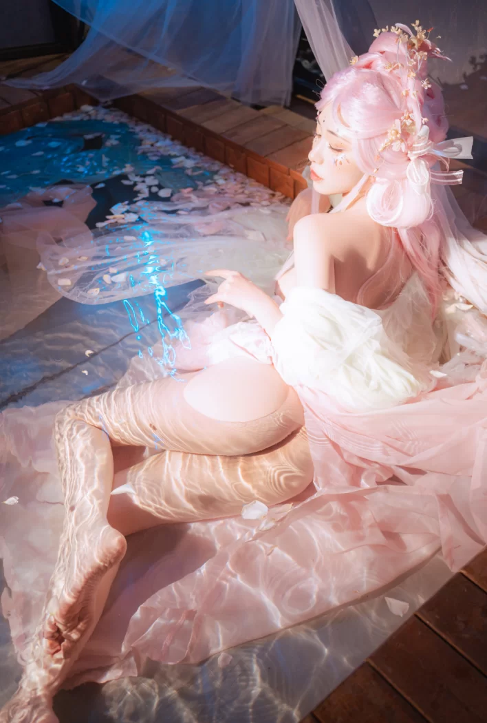 国产coser 暴击少女瞄小吉191GB合集【超多p，很多v+191GB】