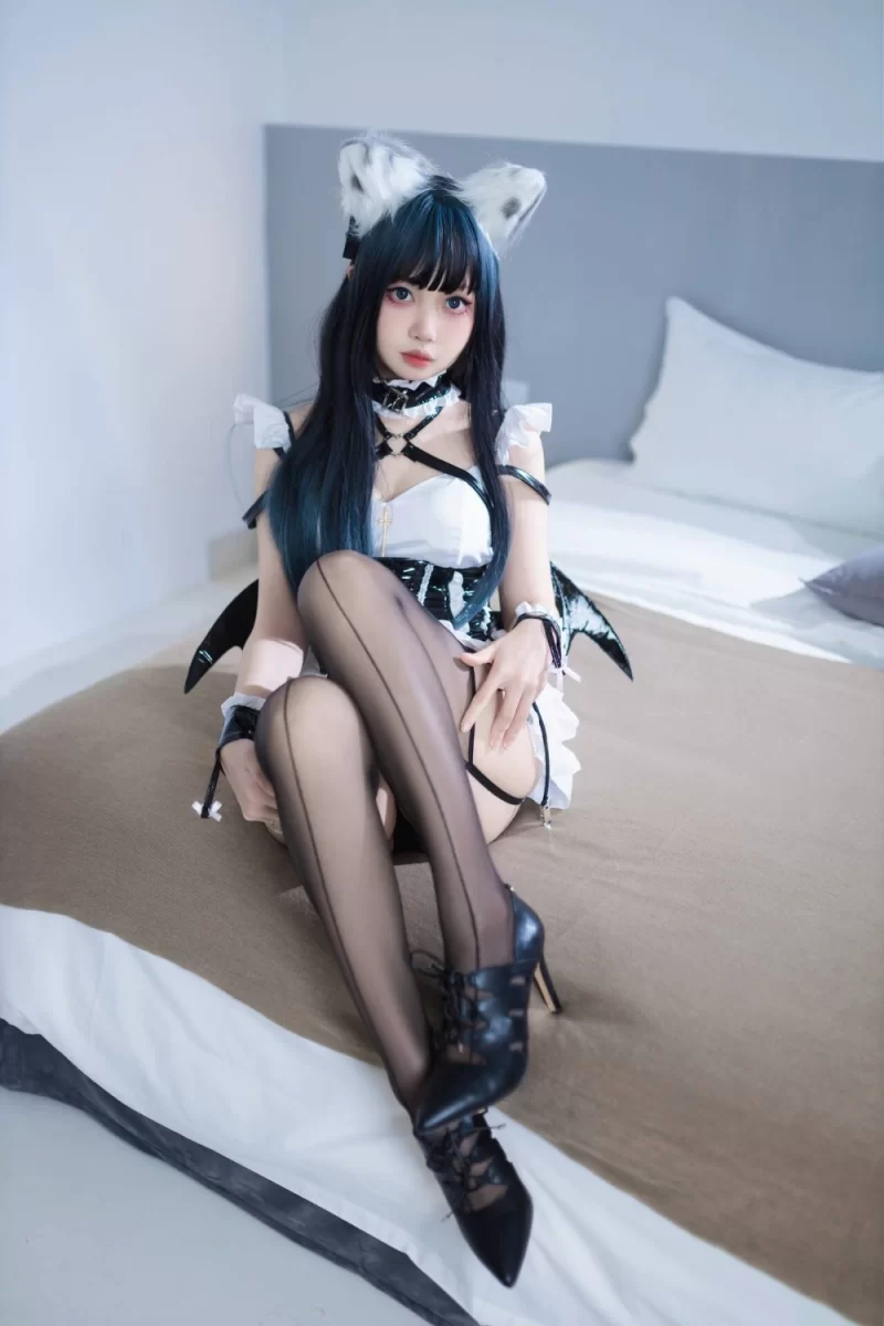 国产coser 洛桑w伊梓 猫耳小恶魔 [42P3V 384MB]【42P3V+384M】