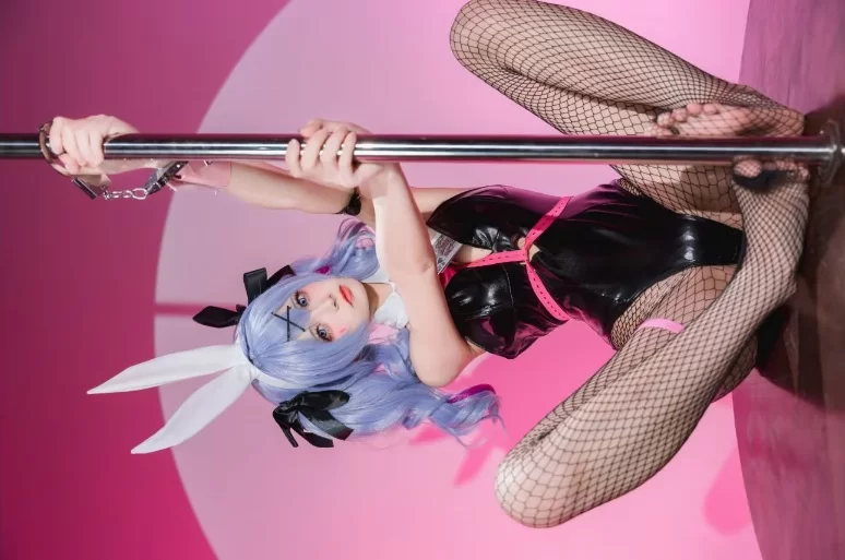 国产coser coser@九柒喵 - 初音兔子洞-[26P520MB]【1+520m】