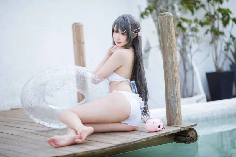 国产coser 瓜希酱 - 樱岛麻衣泳装【28P+106M】