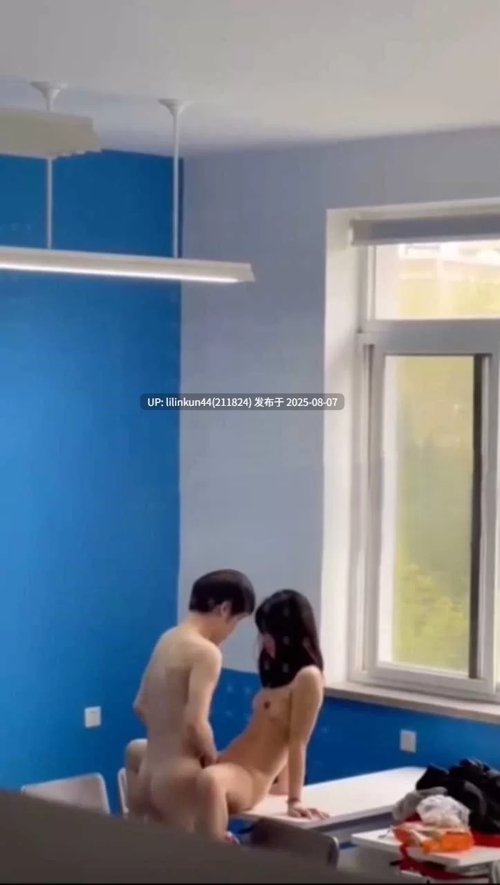各种门 饥渴学生教室做爱合集！各种各样在教室偷吃禁果的中学生视频流出～【1+246m】