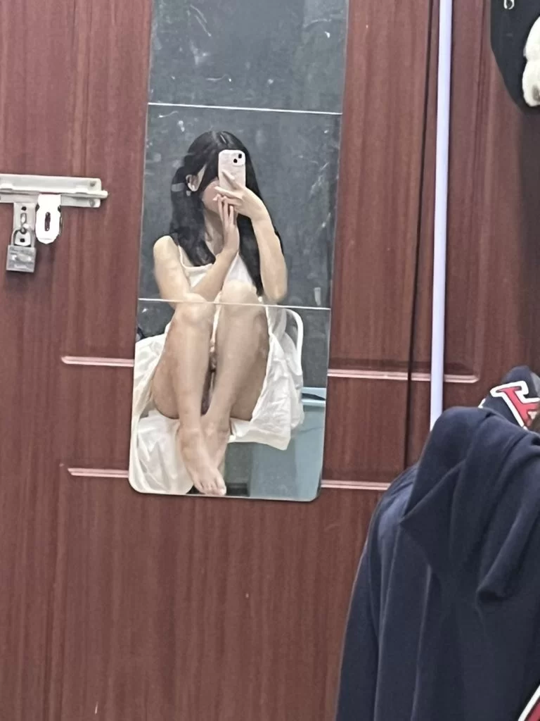 福利姬 Jules16451542 推特露脸高颜值萝莉学妹【29v100p+53m】