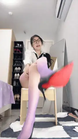 合集 七彩主播[湿湿]7月26号-8月25号直播录播-绝顶长腿骚母狗【40V+30G】
