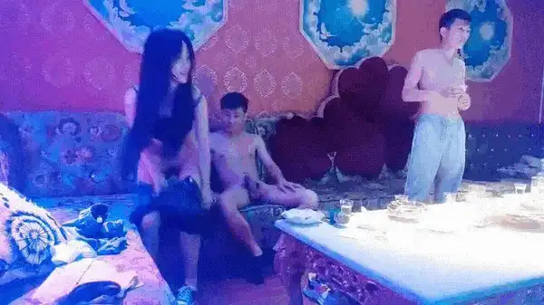 91大神 [歌厅探花]商K淫乱群P 学生妹兼职御姐白领【137v+80g】