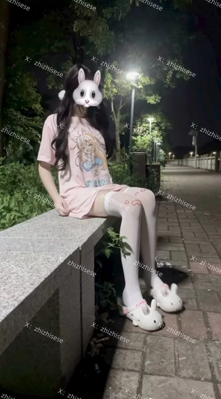 合法萝莉 只只酱lo@zhizhisese – [288门槛] 24分钟 双马尾白虎萝莉福利【9P/29V+1.38G】
