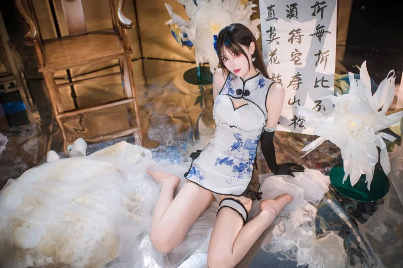 国产coser 羽生三未 - 瓶儿 青花瓷旗袍【25P+200M】