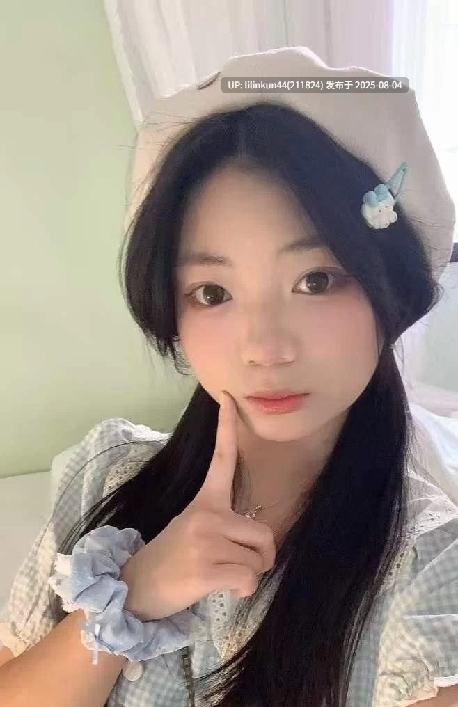 自拍 成都艺术学院女神李冰雪私密视频泄露！超白嫩美少女自愿为金主献上火辣口交与操逼【1+100m】