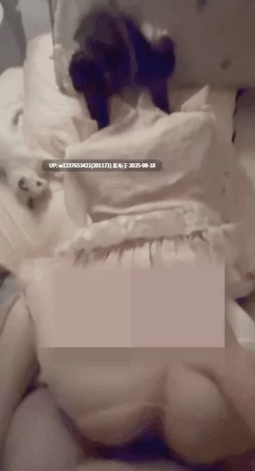 福利姬 顶级神颜美少女软欲合集-穿着各种超美cos和超色气情趣制服再搭配上各种丝袜【1+1.1G】