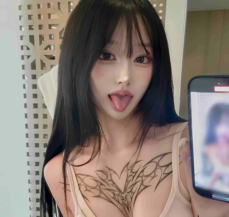 自拍 韩国超高颜值网红模特 ixovever 与肌肉小奶狗哈朗 酒店初次露脸啪啪 付费片首曝【1+190m】