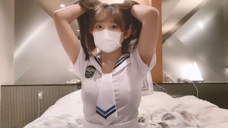 自拍 可爱的大胸妹子穿上水手服，清纯小仙女小小年纪就这么【1v+200M】