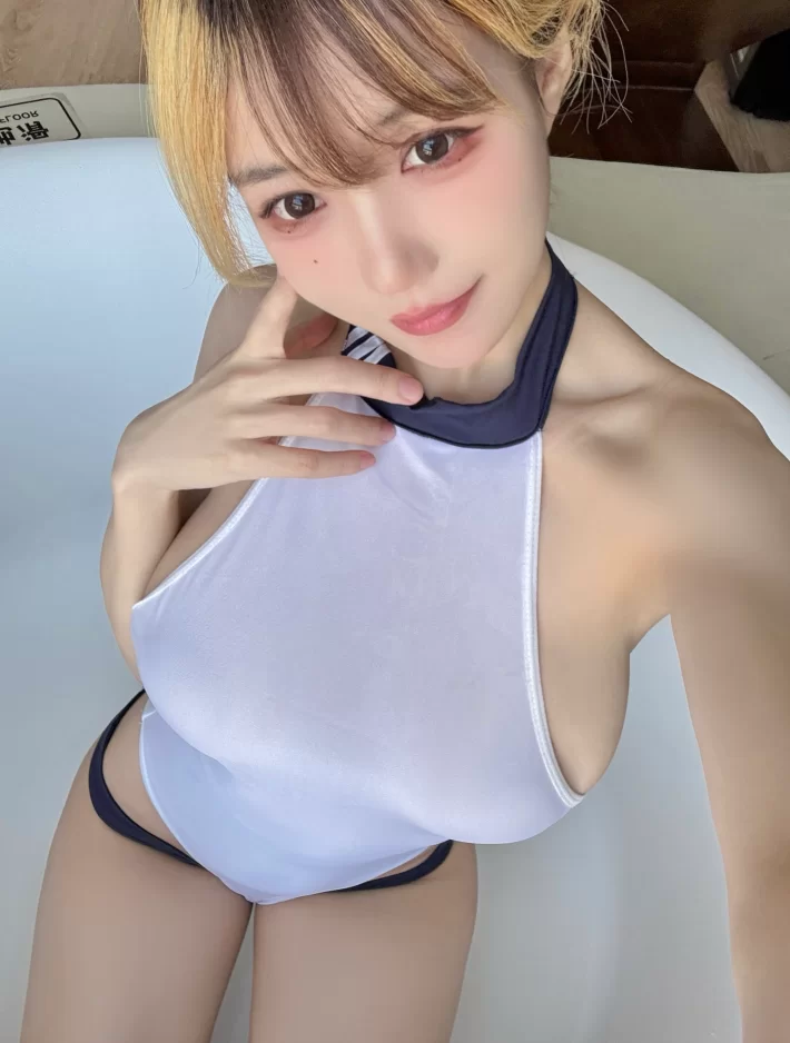 美腿/足控 小仓千代w_11月fantia写真 [120P+2V]【120P+2V+550m】