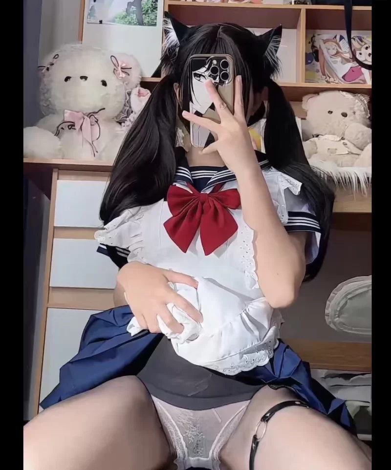 自拍 骚货女仆非常好看，奶大臀肥推荐推荐【1v+150mb】