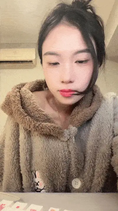 美女御姐 80多斤苗条妹妹大屌炮友激情操逼骑在身上骚逼磨屌一下下【2+2047MB】