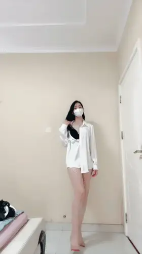 国产主播 模特身材，长腿御姐[心儿老师]搔首弄姿，道具自慰【38v+40G】