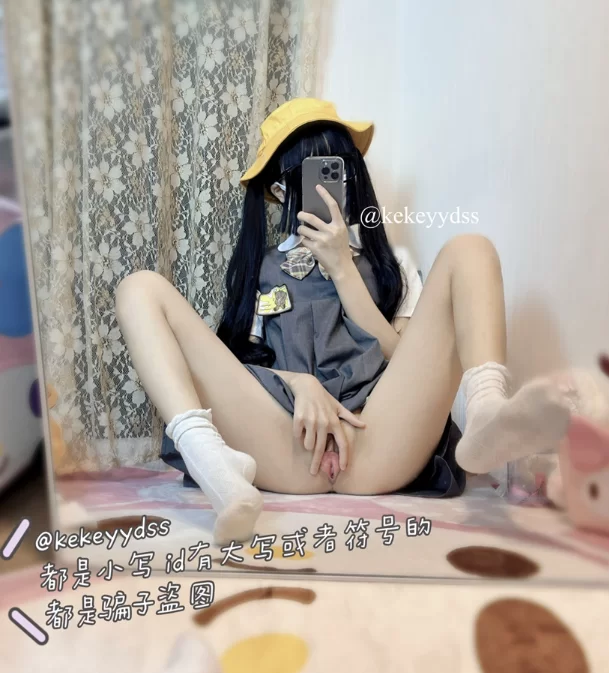 福利姬 白虎萝莉可可yyds一线天私拍福利短视频合集134P40V660M【174+660M】