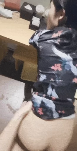 自拍 [金司司]白丝穿在校服里面的反差母狗【1+1.3g】