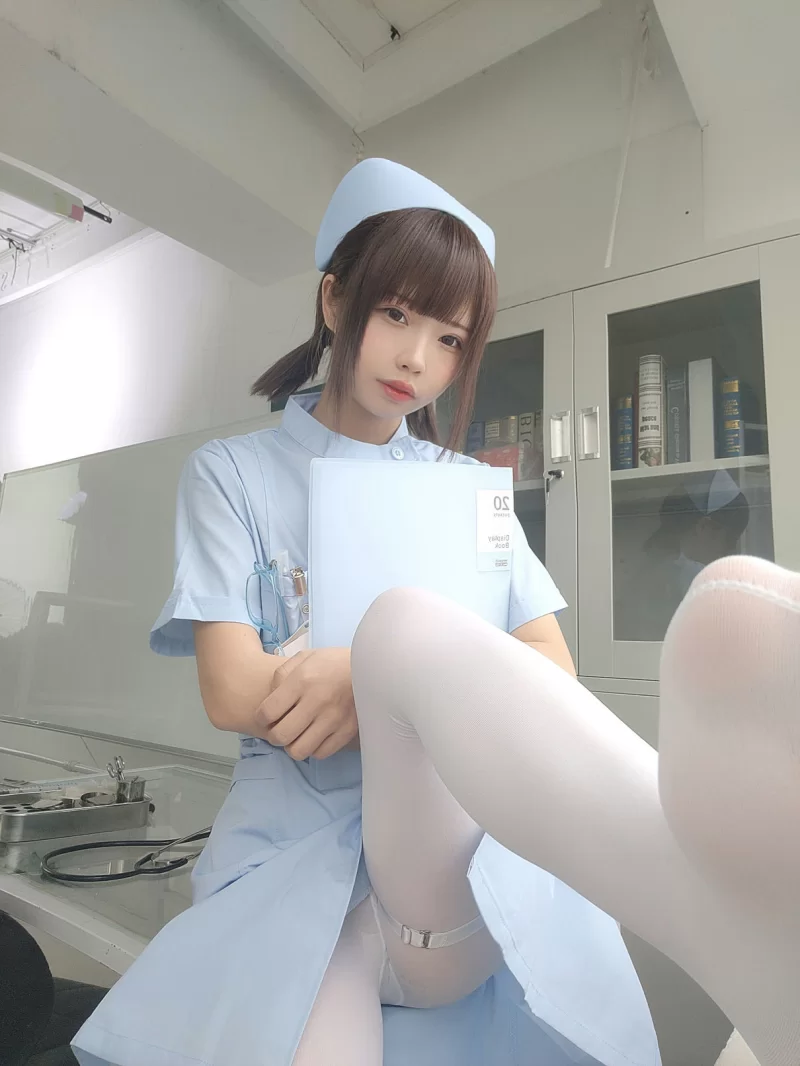 自拍 十万珍吱伏特 NO.016 护理实习生 [30P1V-402MB]【30P1V+402MB】