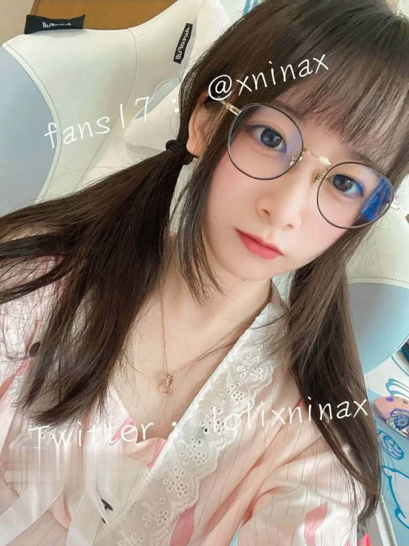 合法萝莉 高颜值萝莉f@小只马妮娜，粉嫩的美穴只想狠狠插入！【74v+3.92g】