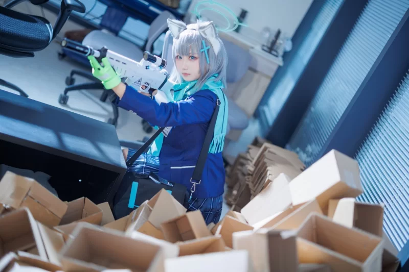 国产coser lunananya  砂狼白子 [16P 131.28 MB]【16P+131M】