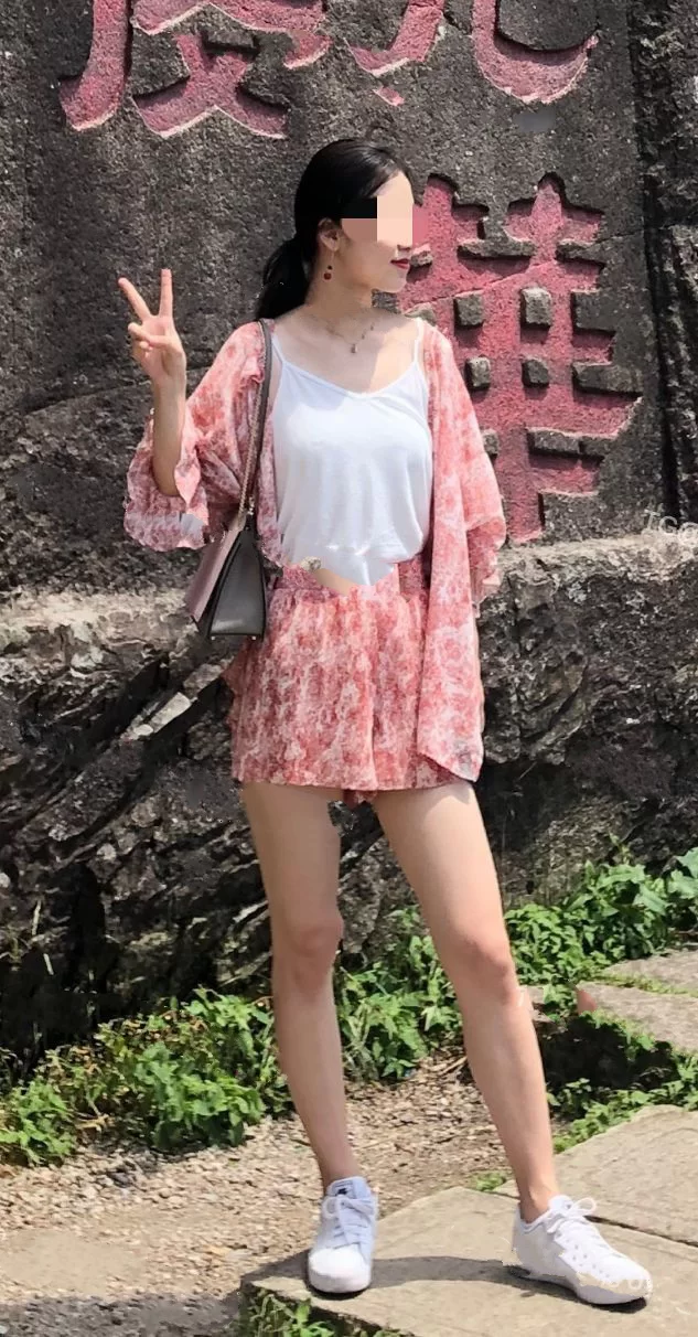 美女御姐 [迷玩]迷奸儿时玩伴梦雪【125P1V+172M】