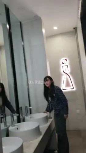 自拍 高颜值舞蹈生B下春光 舞蹈学院手持厕拍艺校舞蹈生日记私拍【541VNP+59G】