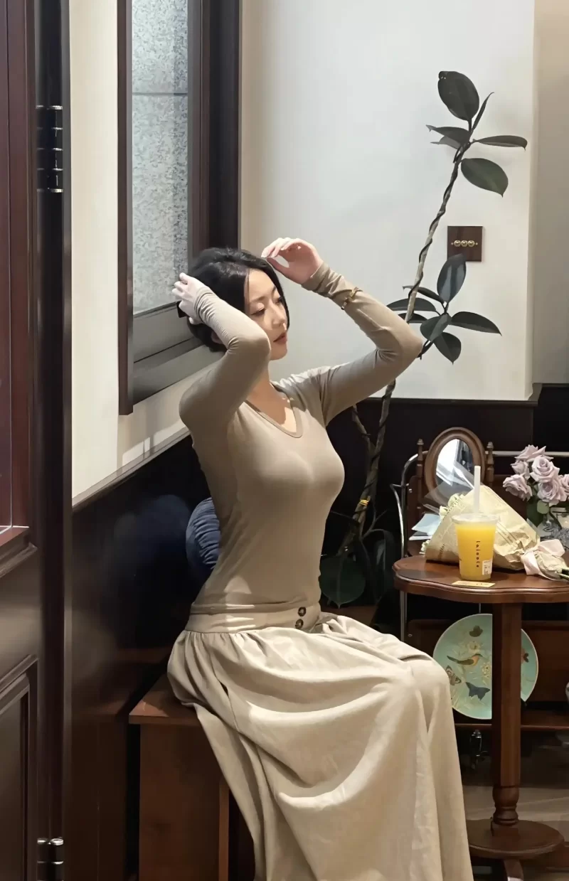 都市校园 我与已是人妻的高贵风骚女同学的狂暴性爱【+100k】