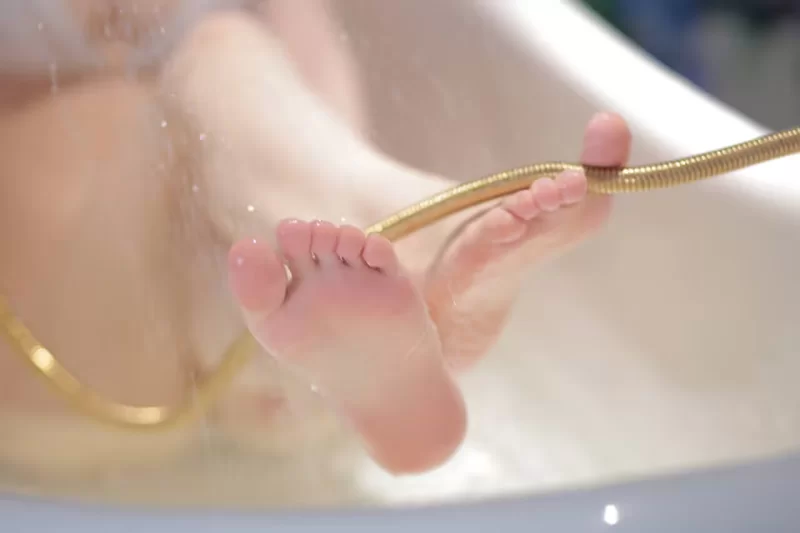 高颜值美女 水淼Aqua - 6月tier1 白色比基尼【52P+78M】