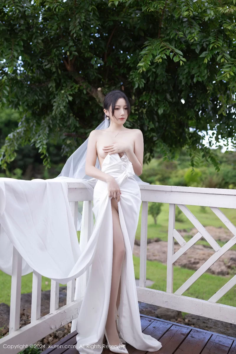 秀人网 鱼子酱 草坪上的白色婚纱【80P+817M】
