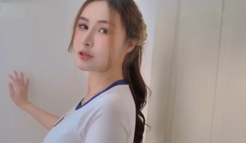 口交 FansOne[Ashley〗高颜值大奶反差御姐近距离口交啪啪日常【5v+811M】
