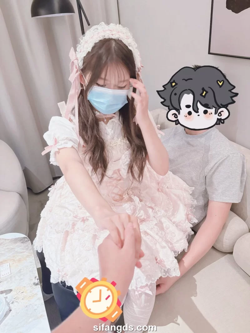 3p&多p [重磅]绿帽小情侣[奶茶情侣]分享女友给兄弟一起玩【20v66p+1.7G】