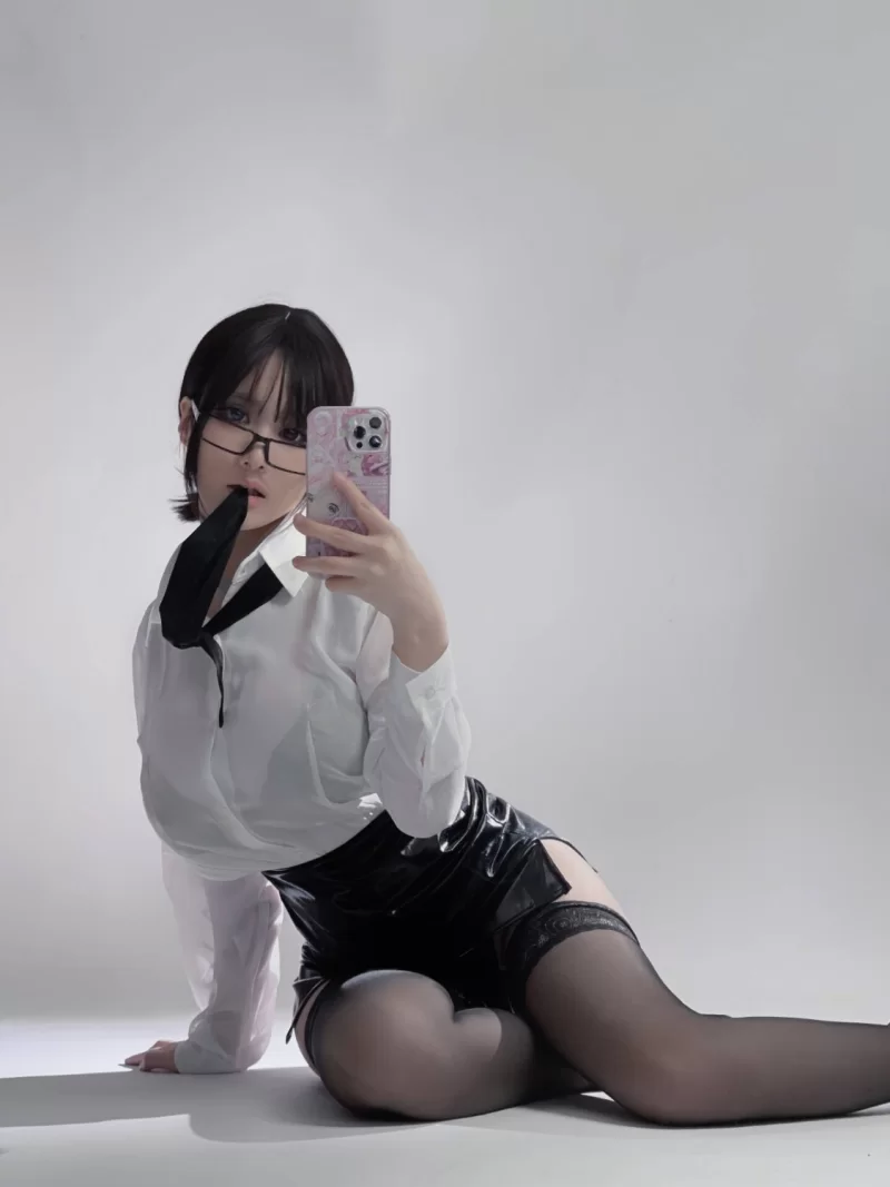 国产coser 幼愛youmeko  早安,想吃点什么？ [28P-315MB]【28P+315M】