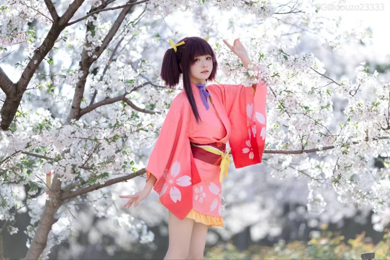 国产coser 九柒喵 无名 [34P 374.58 MB]【34P+374M】