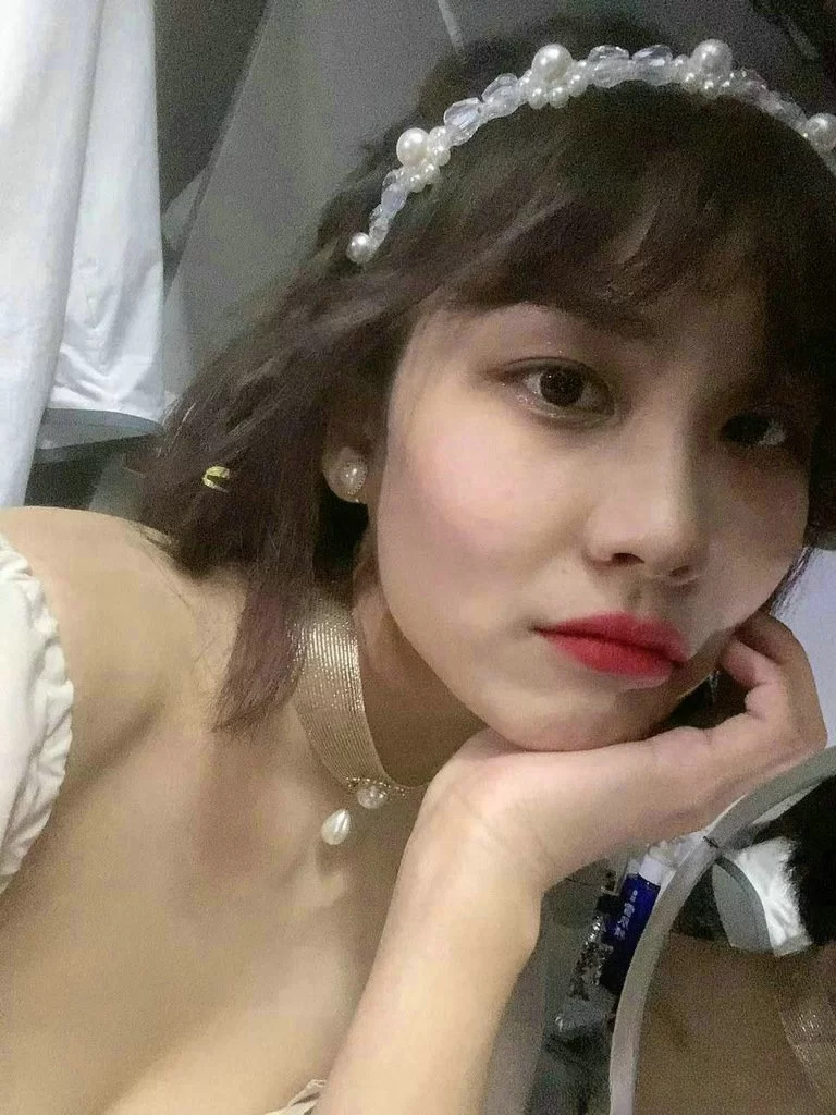 91大神 [前女友]女友劈腿分手后报复流出 学校几年私密记录【8V+48P+637M】
