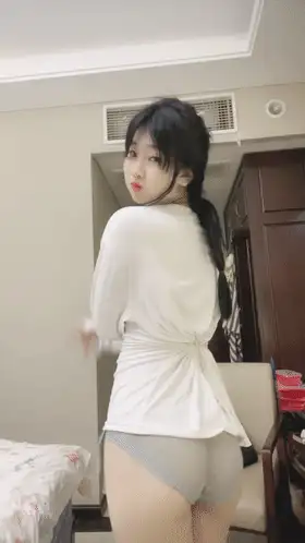 国产主播 青春活泼，元气少女[瑶瑶呀]清凉诱惑，裸舞自慰【38v+24G】