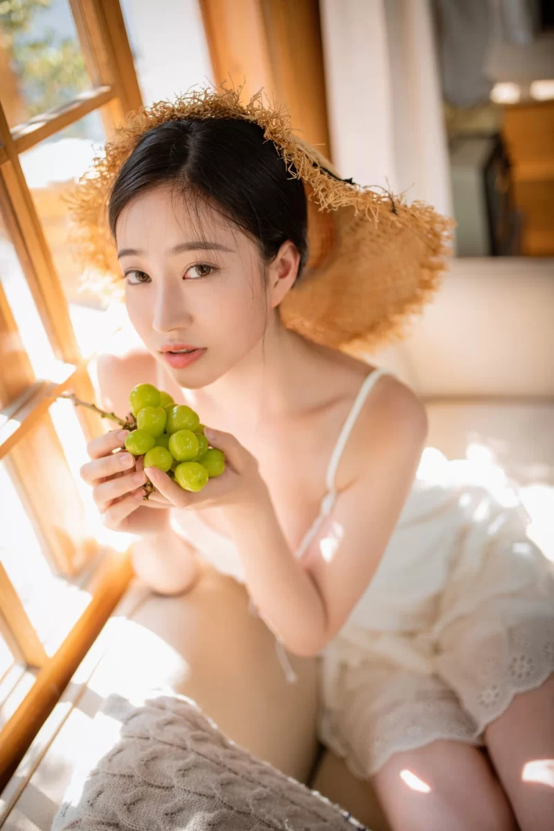 福利姬 年年 NO.129 夏日物语【37P+150M】