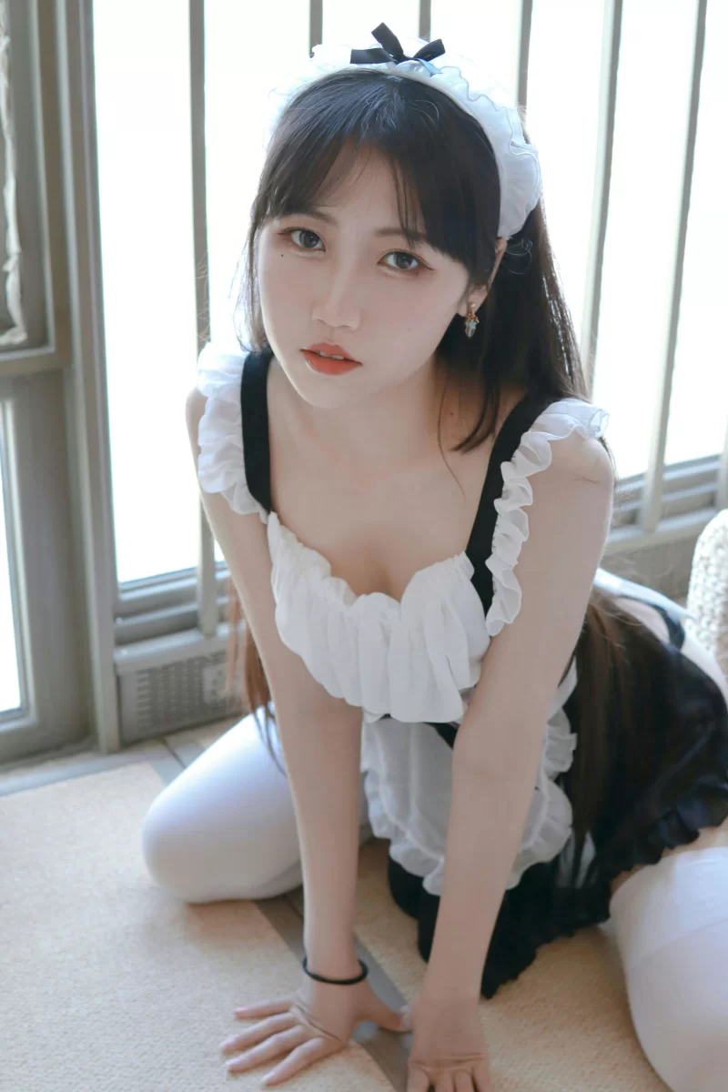 国产模特 不呆猫 NO.071 小女仆 [26P-230MB]【26P+230MB】