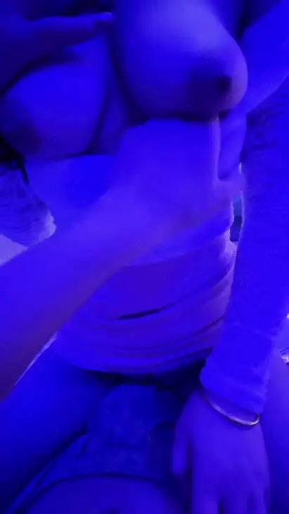 有剧情的 会喷水亲姐姐新作 去姐姐的足浴店照顾她生意半个月没操【1v+596M】