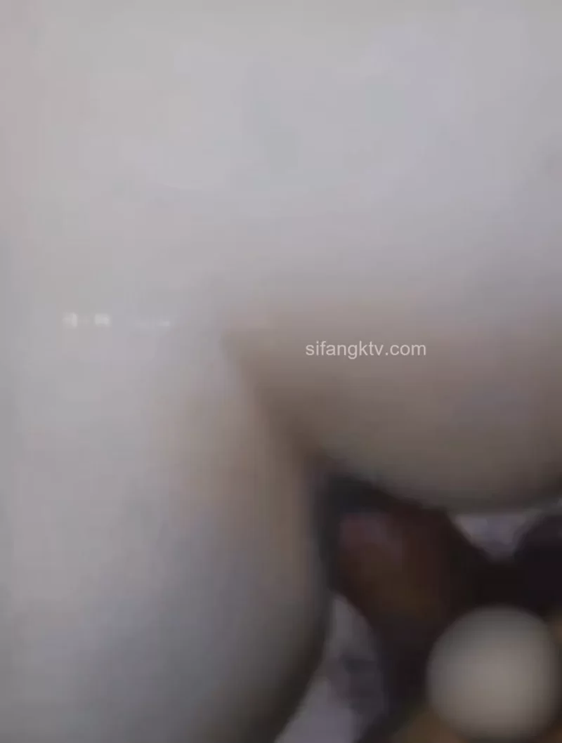 乱伦 趁姥姥姥爷出去散步我在家爆操后入再练瑜伽的姐姐因为【v1+280m】