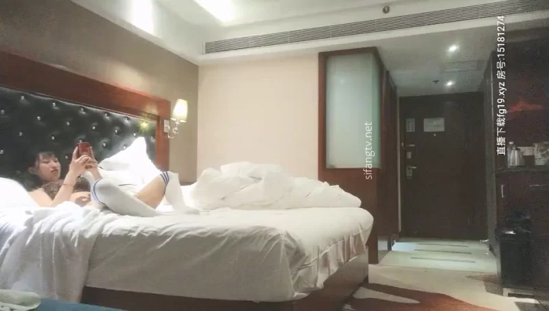 自拍 大神坦克出击 约啪长筒白袜学生妹，后入暴操快干死了【1V+679MB】
