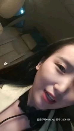 国产主播 [性感花宝宝]颜值不错妹子开裆牛仔裤诱惑给炮友口交，跳蛋塞逼车内掰穴特写非常粉嫩【1V+939M】