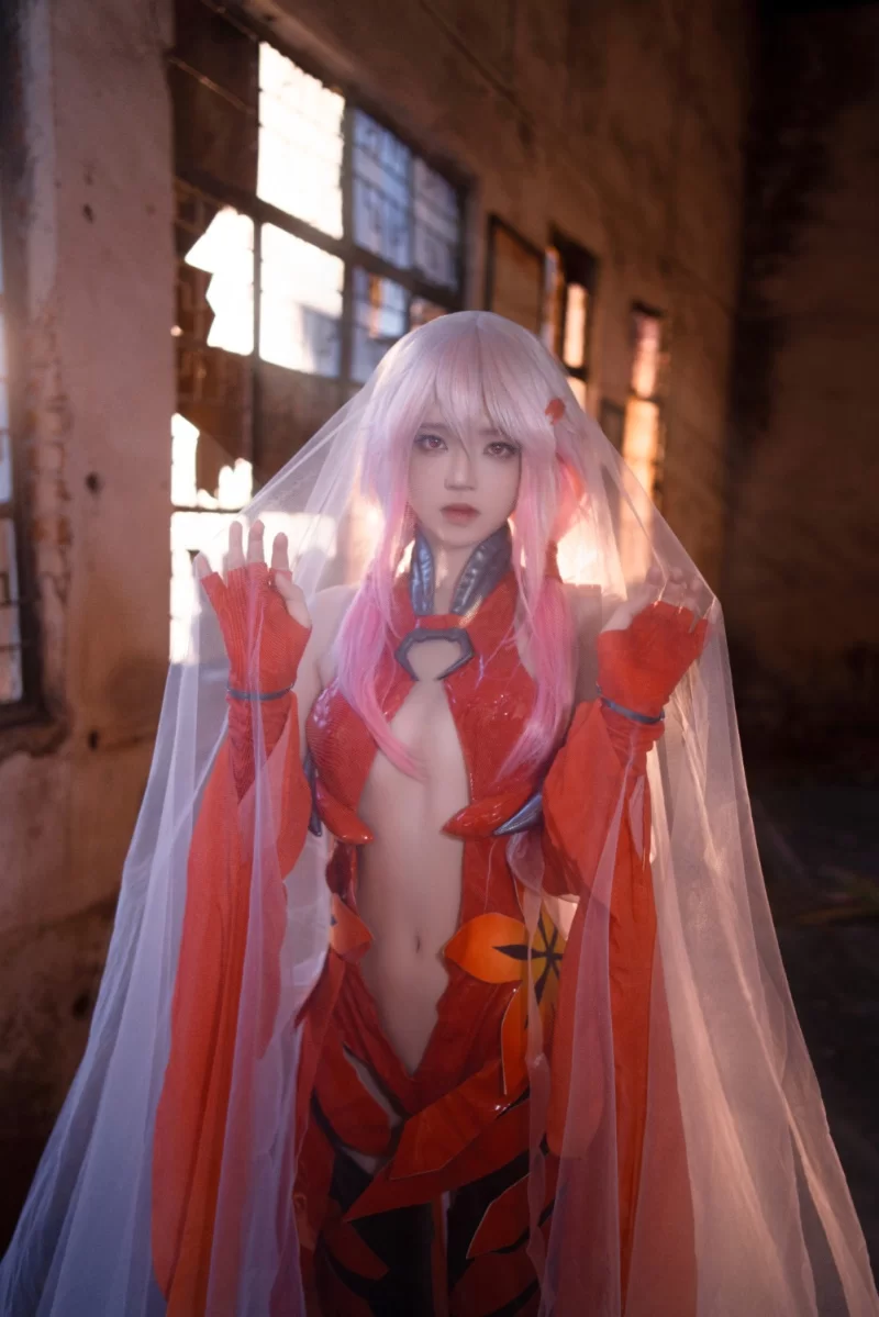 国产coser 桜桃喵 罪恶王冠楪祈【48p3v+880M】