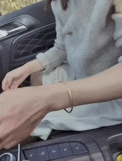 女大学生 骚逼学生妹在车里自慰勾引我啊啊受不了啦使劲插我小比【2+308MB】