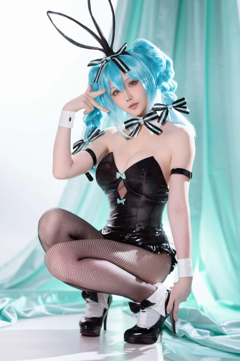 Cosplay 星之迟迟 Vol.233 初音未来 兔女郎 [44P1V-342MB][百度网盘]【44P1V+342M】