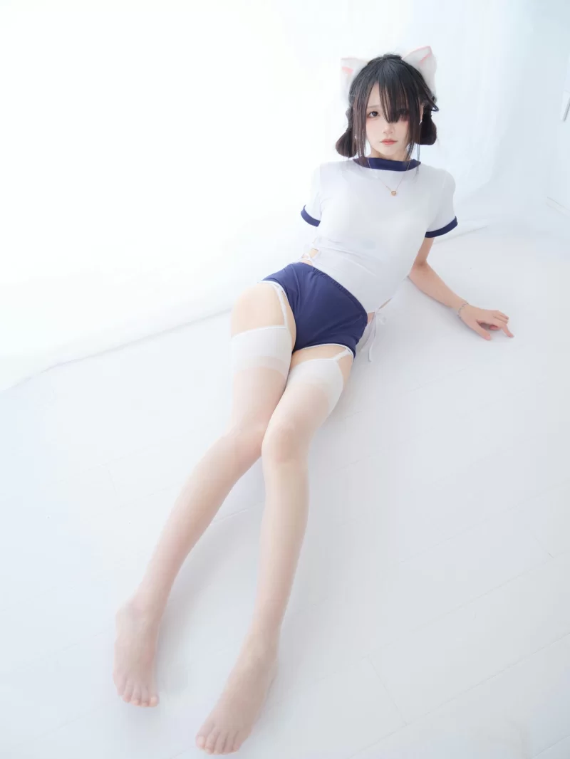 日韩模特 五更百鬼 NO.048 舰长 体操服 猫耳 [25P-152MB]【25P+152MB】