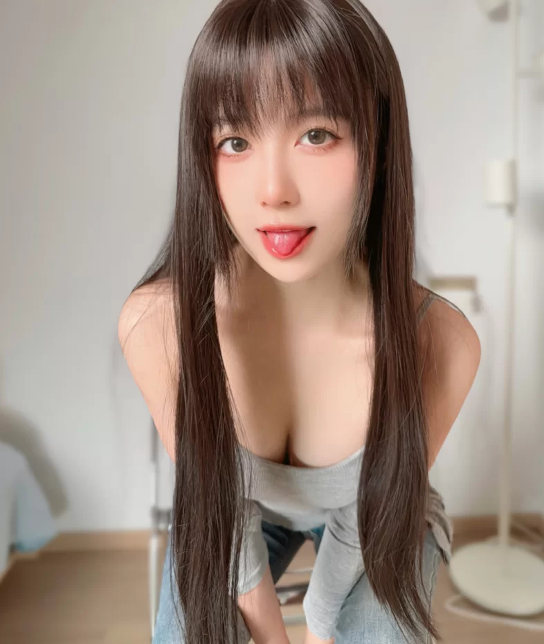 福利姬 布丁大法_8月订阅 姐姐的大屁股/色情猫 [29P+3V]【29P+3V+450m】
