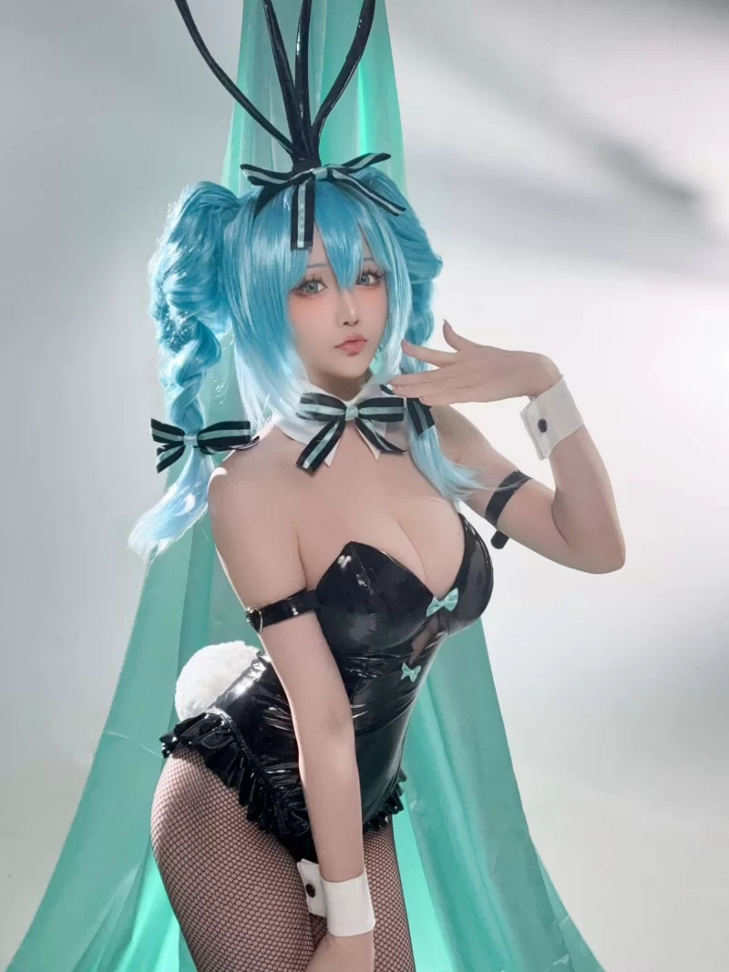 Cosplay 星之迟迟 Vol.233 初音未来 兔女郎 [44P1V-342MB][百度网盘]【44P1V+342M】
