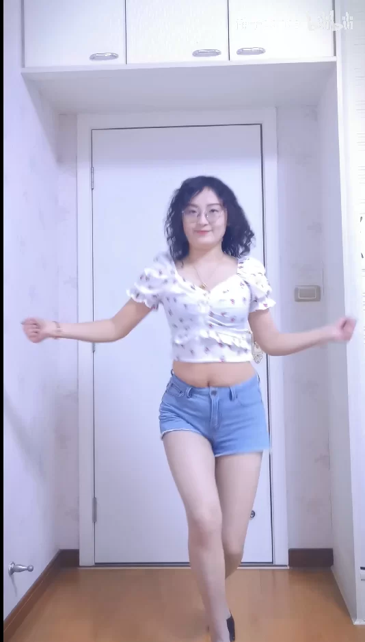 熟女少妇 B站网红 在编教师 真实老师 静子dance 小熙又沐风 舞蹈 韩舞【10v+2G】