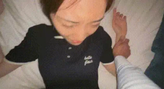 自拍 清纯大奶美眉 身材苗条一间房被强行推倒 有点害羞不情【1v+1.45g】