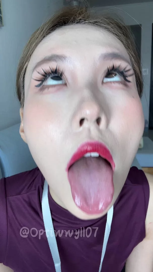 自拍 ❤️胆胆 推特 自入门槛 400元购买 超级淫荡口交阿黑颜盯射 cos女秘书 舔腋下翻白眼【3v+200m】